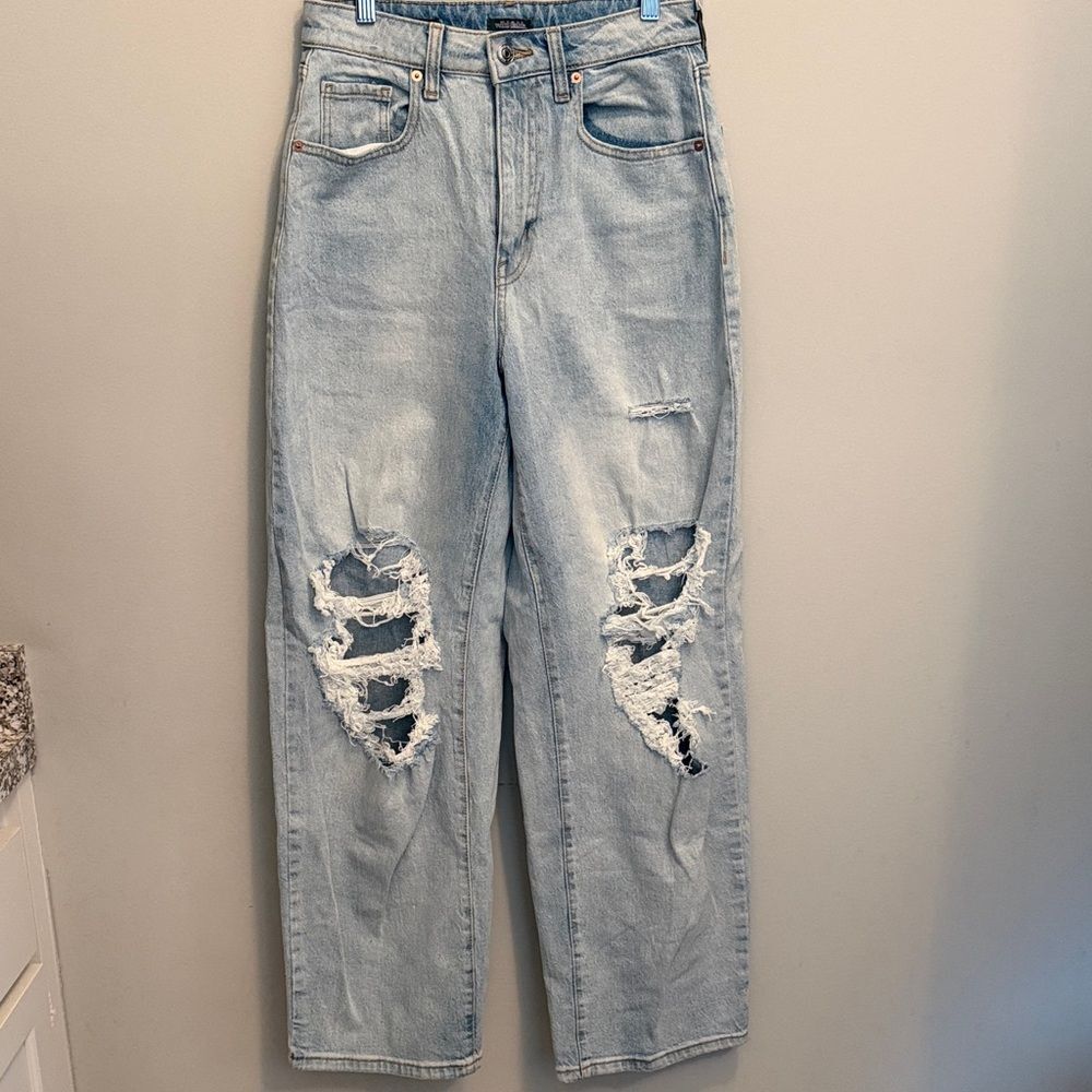 Wild Fable Light Blue Distressed Boyfriend Jeans. Size 27/4